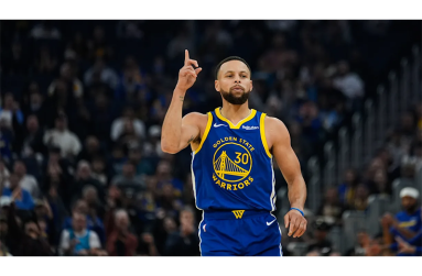 Steph Curry scored a game-high 39 points, including 23 in the second half and 14 in the fourth quarter