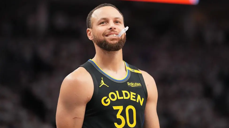 Stephen Curry will have a MRI scan on his injured hamstring