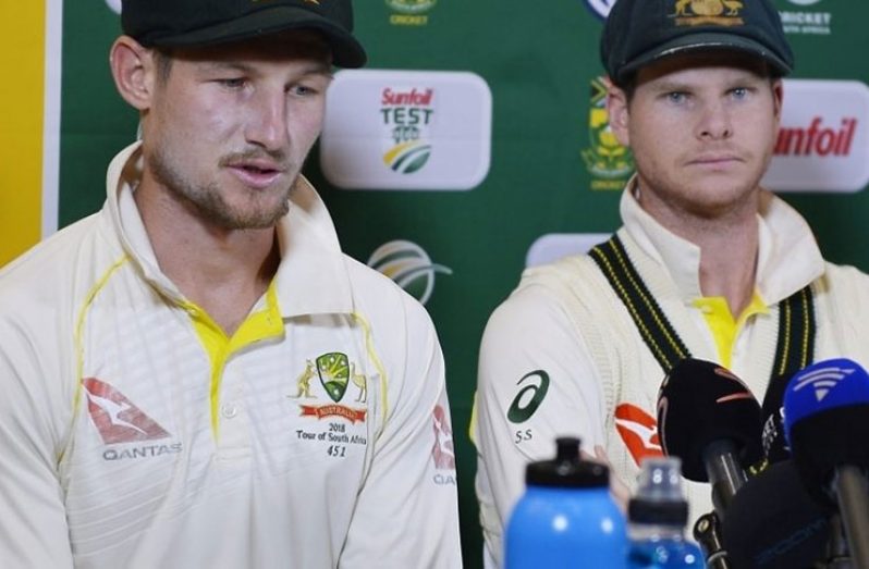 Cameron Bancroft (left) and Steve Smith