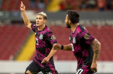 Uriel Antuna (left) celebrates with his teammate Alexis Vega of Mexico after scoring against the USA in the last match of Group A of the Concacaf Men´s Olympic Qualifying at the Estadio Jalisco Guadalajara, Mexico, on March 24, 2021. (Photos: Mexsport/ Concacaf )