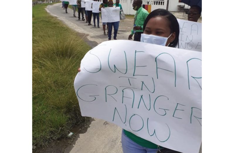 Protestors at Anna Regina