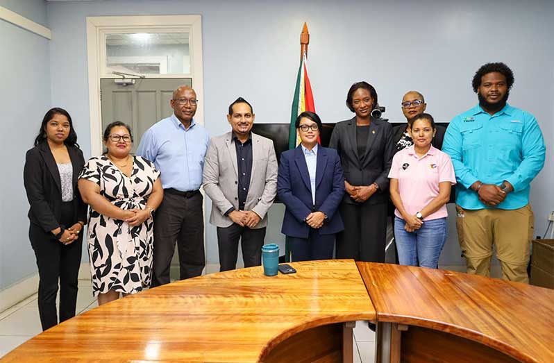 Minister of Tourism, Industry and Commerce, Susan Rodrigues (centre), flanked by THAG Executive Team after the meeting