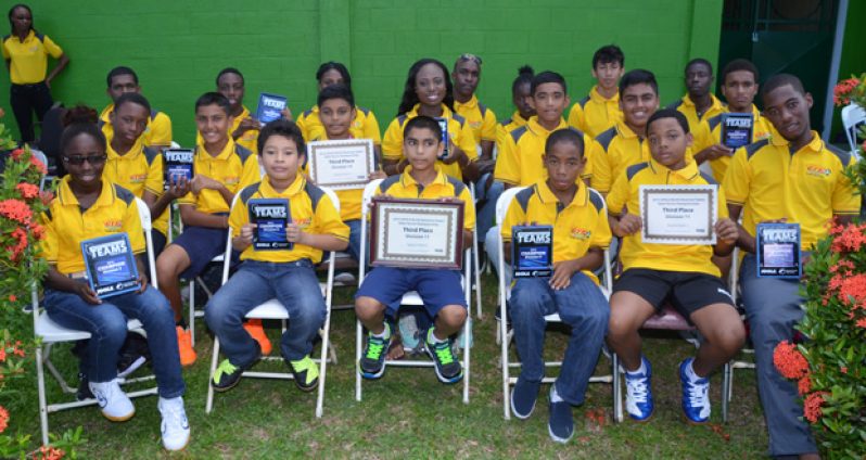 The GTTA contingent poses with their certificates
