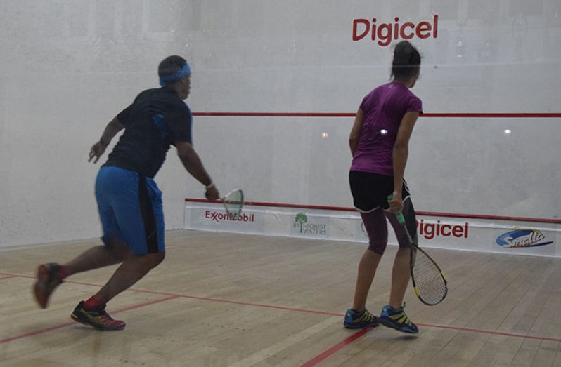 Taylor Fernandes overcomes Adam Alves in night two action of the Lucozade Handicap Squash tournament.