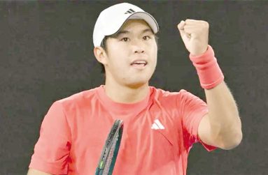 Tien is the youngest American man to reach the third round at the Australian Open since 18-year-old Pete Sampras in 1990.