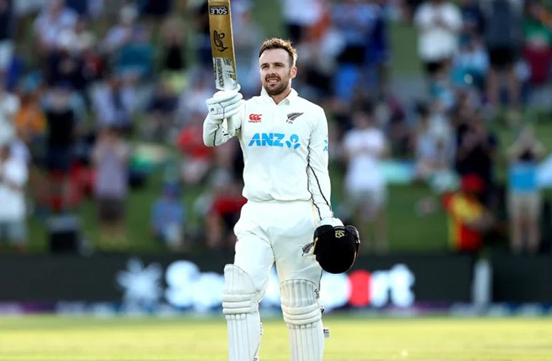 Tom Blundell acknowledges his hundred on the second afternoon  •  Getty Images