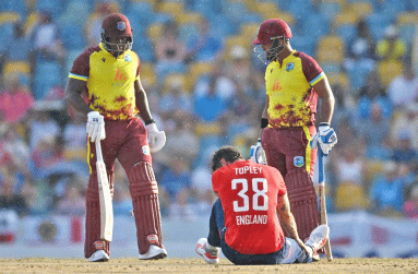 Reece Topley was forced off with a jarred right knee