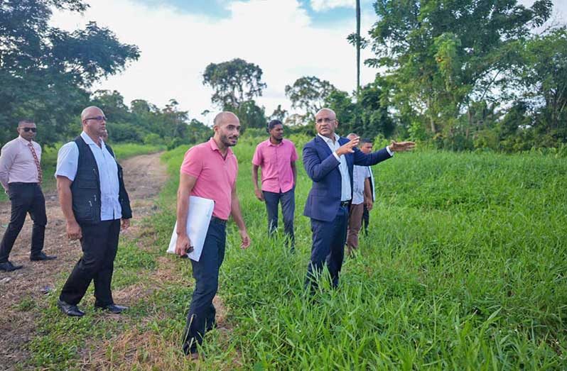 Vice-President (VP), Dr Bharrat Jagdeo paid a visit to the Zoo and Botanical Gardens on Wednesday, taking a hands-on approach to transforming both facilities to meet international standards