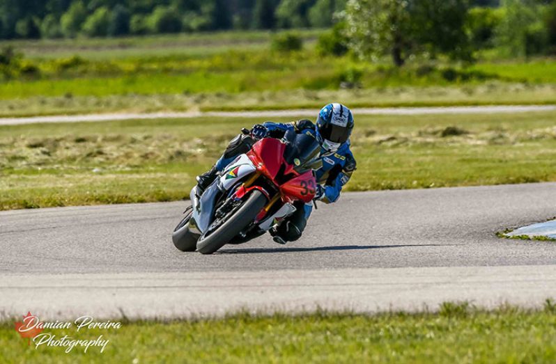Elliot Vieira rides (Damian Pereira photo)