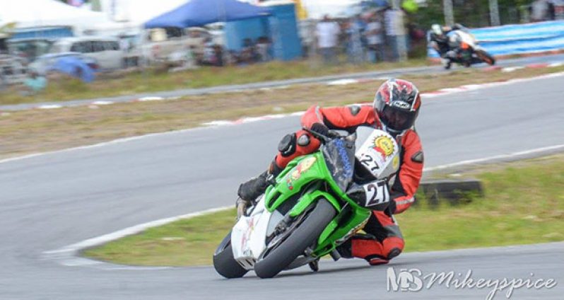 Stephen Vieira and his Kawasaki ZX6-R. (Mikey Spice photo)