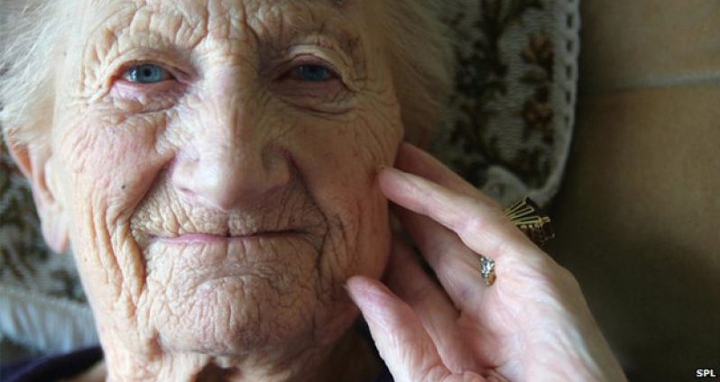 As they got older, fewer people were able to correctly identify flashing shapes