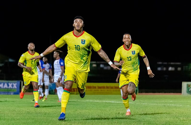 Emery Welshman (#10) returns to the Golden Jaguars.