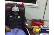 GFF president Wayne Forde donates blood in observance of World Blood Donor Day 2020.