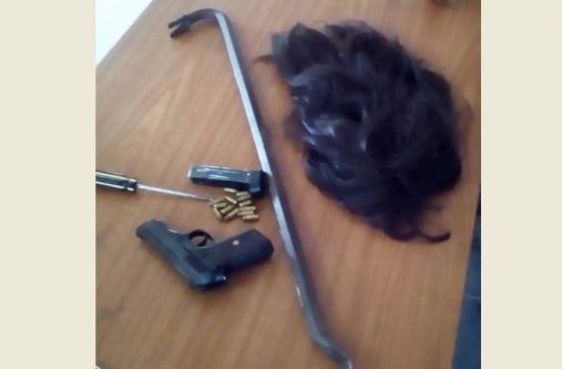 The wig, crowbar, gun and ammo found by the police in the car