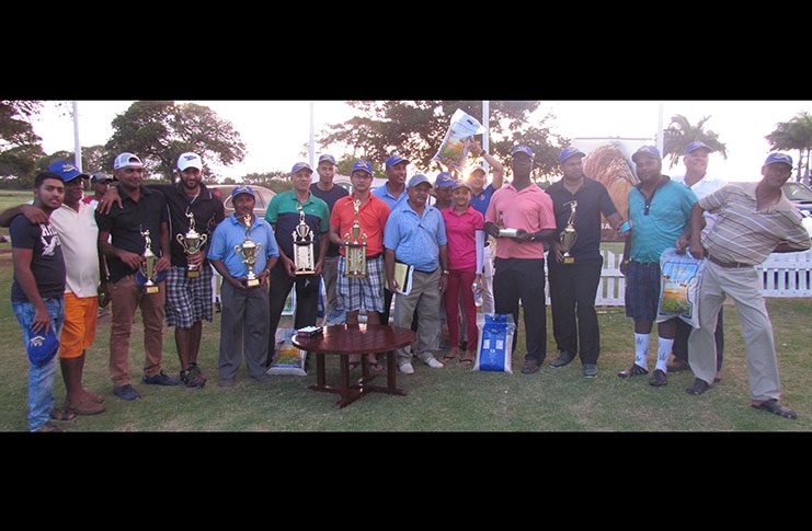 The respective winners along with officials of the sponsors and supporters.
