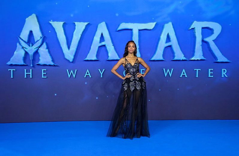 Actor Zoe Saldana arrives at the world premiere of 'Avatar: The Way of Water', in London, Britain December 6, 2022. (REUTERS/Toby Melville photo)
