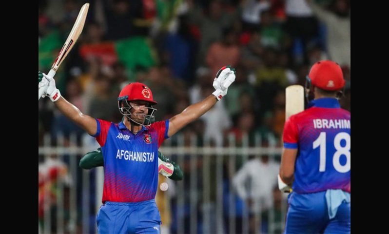 Najibullah Zadran smashed six sixes in his unbeaten 43