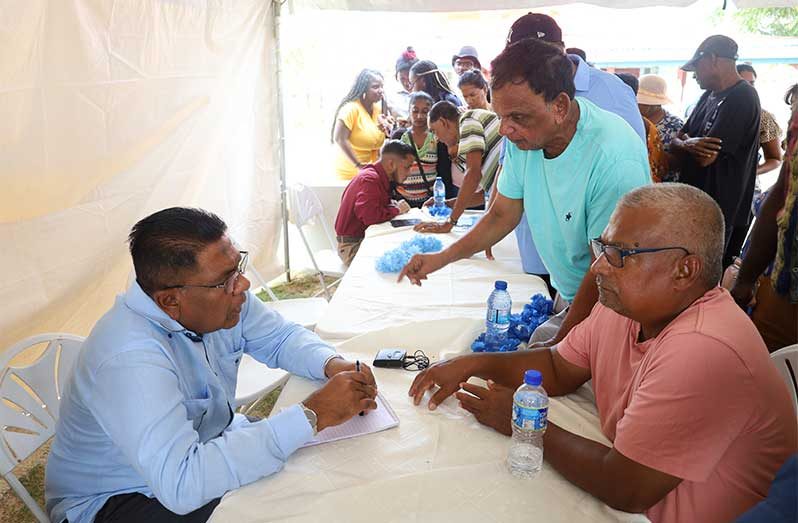 Minister of Agriculture, Zulfikar Mustapha while engaging farmers and residents from Zeeburg