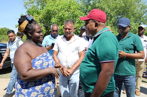 Agriculture Minister  Zulfikar Mustapha engages a resident of Abary