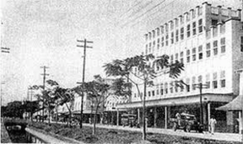 a-view-along-avenue-of-the-republic-from-the-eastern-carriageway-in-1941