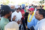 Agriculture Minister Zulfikar Mustapha engaging Mocha farmers and residents during a community walkabout (Ministry of Agriculture photos)