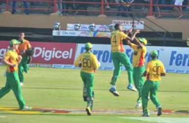 Guyana Amazon Warriors Jimmy Neesham bowls Jamaica Tallawahs' Andre Russell in the final over. (Photo by Adrian Narine)