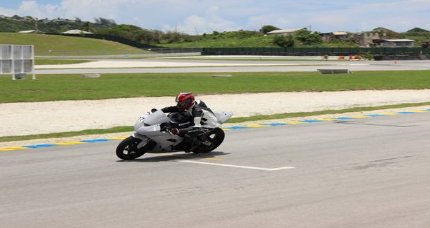 Stephen Vieira pushes his Bike during CMRC qualification. (Photo by S.E.A.G. Productions’)