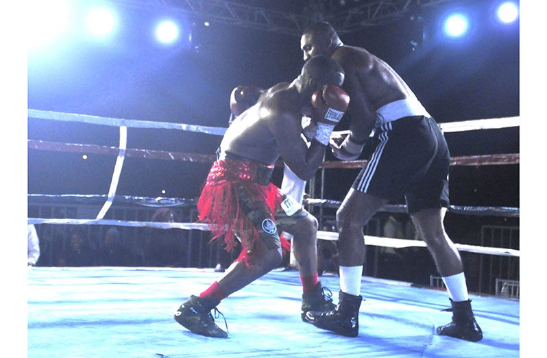 Laured Stewart won by a last-round TKO over Imran Khan in a catchweight content at Everest on Saturday night (Sean Devers photo)