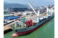 Wind power equipment being loaded onto a cargo ship for export in Lianyungang, east China's Jiangsu province, June 23, 2025. (People's Daily Online/Wang Chun)