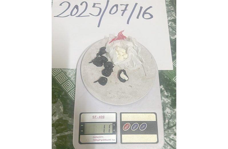 The cocaine that the Venezuelan teen allegedly had in his possession when he was searched by police (GPF photo)