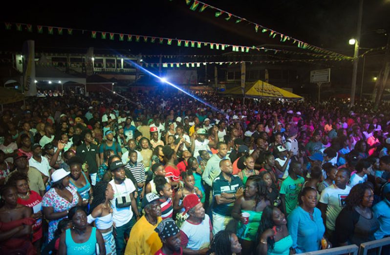 Lindeners turned out in full numbers at the Carib Soca Monarch semi-final held in the mining town on Saturday