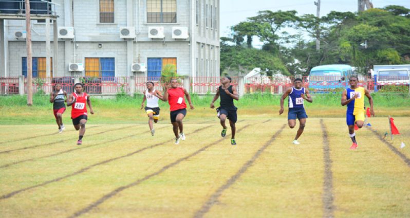 Part of the action at the AAG second developmental meet in the boy’s under 18 200m. (Samuel Maughn photo)