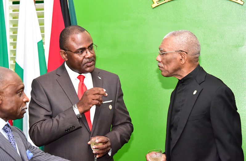 New High Commissioner of The Bahamas to Guyana, Mr. Reuben Rahming, in conversation with President David Granger and Foreign Affairs Minister, Carl Greenidge (Ministry of the Presidency photo)
