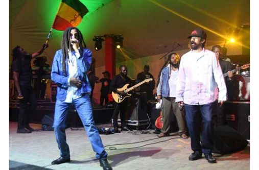 Julian Marley (left) shares the stage with his siblings Stephen and Damian (Jamaica Observer photo)