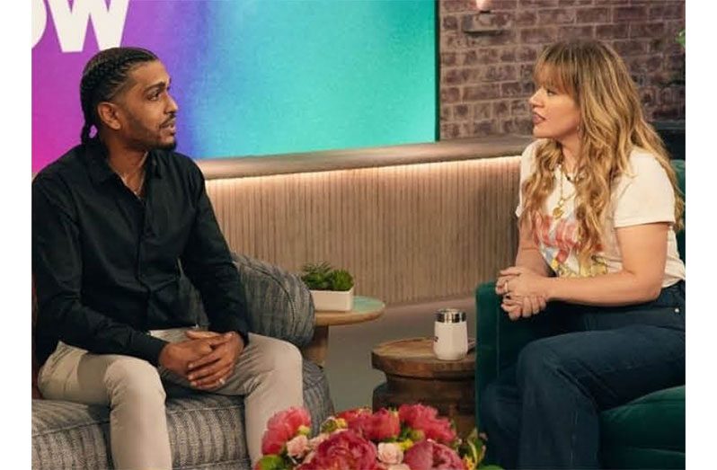 Owner of Datz Deli, Joshua Dat (left) with Kelly Clarkson on The Kelly Clarkson Show (Photo sourced from The Kelly Clarkson Show Instagram page)