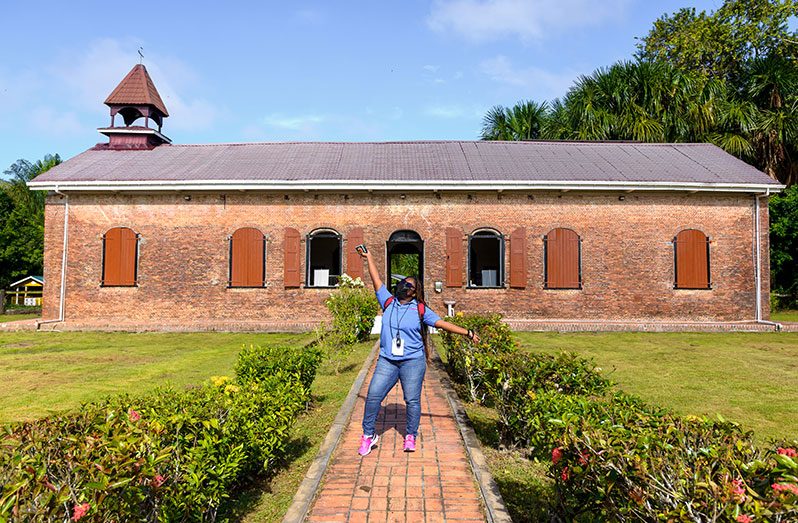 A quick snap in front of the Court of Policy which is now known as the Dutch Heritage Museum