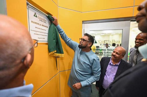 Citizens Bank recently opened a new branch at the Aubrey Barker road in Georgetown