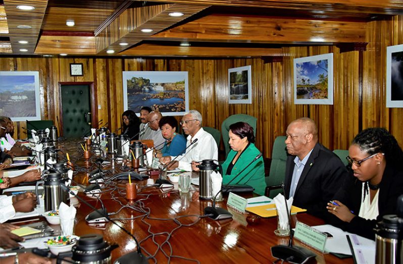 President David Granger and his ministers meeting with GPSU
‘top brass’ on Thursday (Ministry of the Presidency photo)