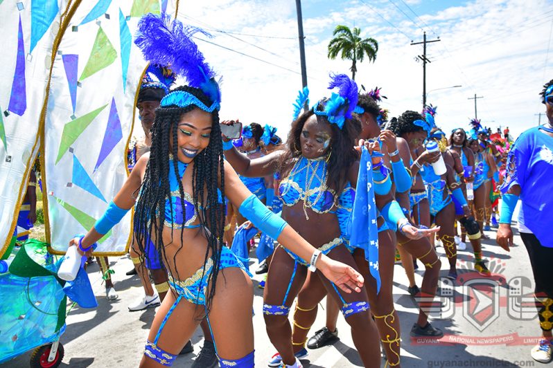 A section of the GTT, Pulse
Entertainment band gyrating down
the road (Samuel Maughn photo)