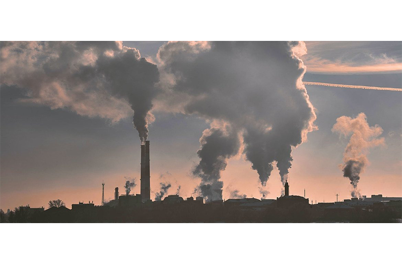Air pollution from power plants contributes to global warming (Unsplash/Maxim Tolchinskiy)
