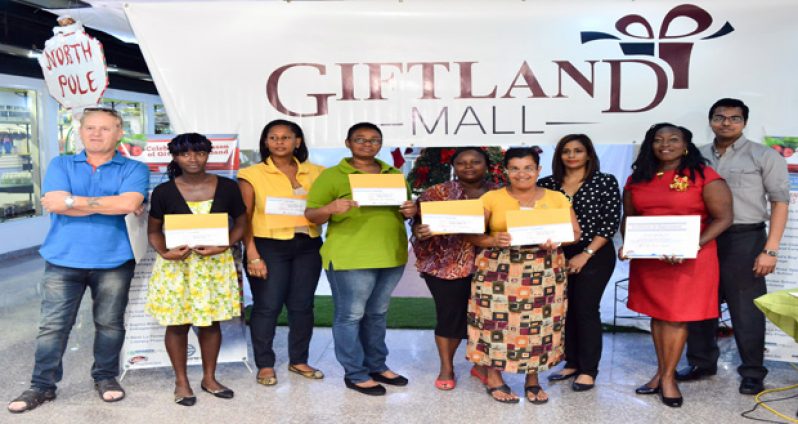 The representatives of the charitable organisations which benefitted from the kind gesture from Giftland, along with staff of the mega mall