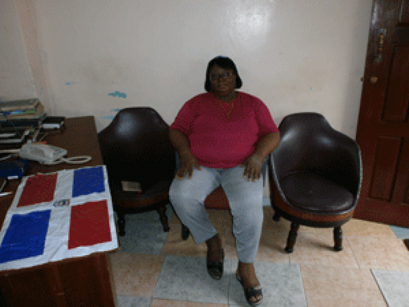 gladys-and-flag