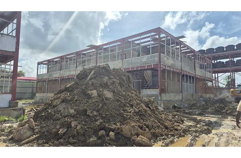 Work taking place at the New Amsterdam Prison, Region Six