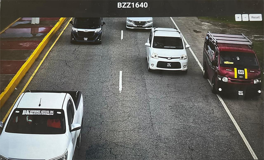 One of the illegal third-lane drivers who was captured by SRIS