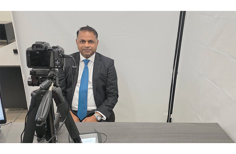 Minister of Public Utilities and Aviation, Deodat Indar, on Thursday, applied for his E-ID and renewed his driver’s licence at the Government Office at the Leonara Mall in Region Three. He was impressed with the services provided and described his experience as ‘seamless’ and ‘quick’ (DPI photos)