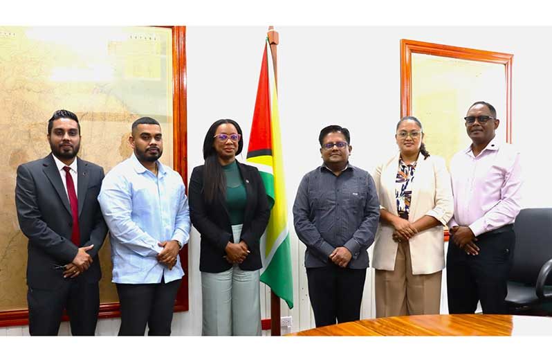 Senior Minister in the Office of the President with Responsibility for Finance and the Public Service Dr. Ashni Singh and newly elected President of the Georgetown Chamber of Commerce and Industry (GCCI) Mrs. Kathy Smith and a team from the Chamber, discussed a number of pertinent matters during a meeting on Tuesday