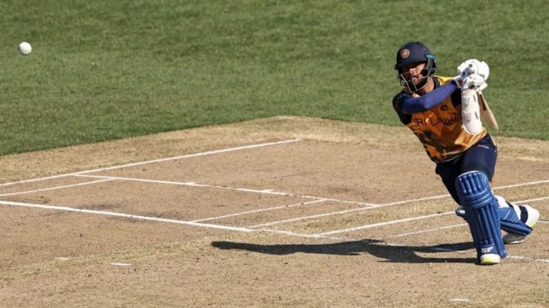 Kusal Mendis hit five fours and as many sixes in his 44-ball 79 (AFP/Getty Images)