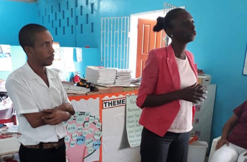 A nurse and Social Worker, Laurette Grey Smith addressing parents and teachers of the Pine Street Nursery as part of the MHU anti-bullying campaign