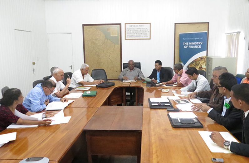 Finance Minister Winston Jordan and his other colleague ministers; Noel Holder, Minister of Agriculture; Ronald Bulkan, Minister of Communities; Minister of Business Dominic Gaskin and Minister of Indigenous Peoples’ Affairs Sydney Allicock, joined President of the GMSA Shyam Nokta and other executives at the meeting