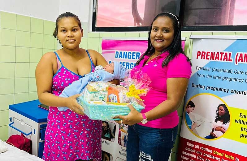 As part of her birthday celebrations, Yugeeta Oodit presented hampers to mothers who delivered their babies at the Suddie Public Hospital on Sunday